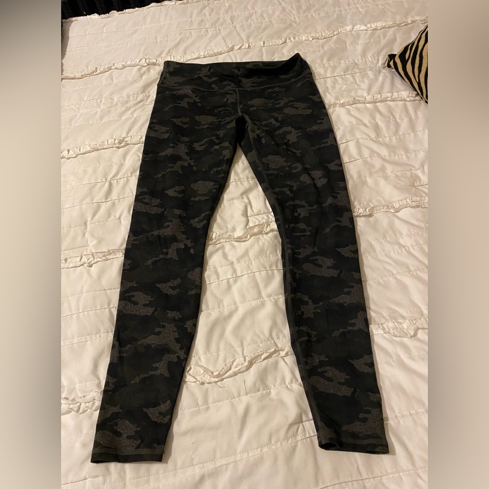 Fabletics mid-rise ankle length grey camo running/workout pants